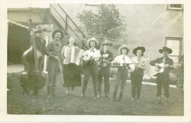 Jack Case archive: another photo of Helen and the band
